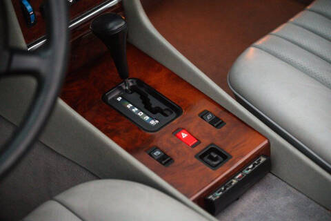 1986 Mercedes-Benz 560-Class 560 SL