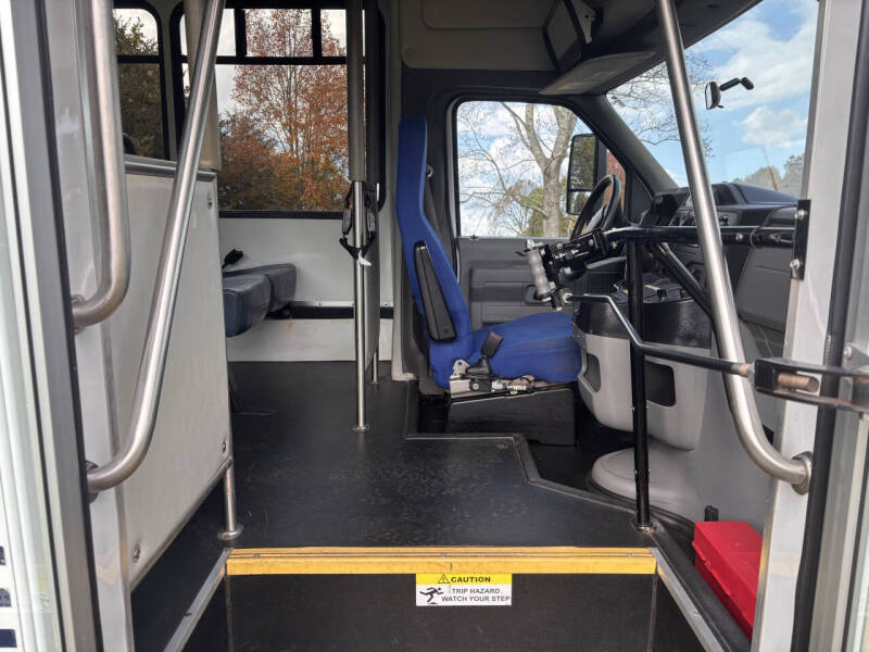 2017 Ford E-Series E-450 SD