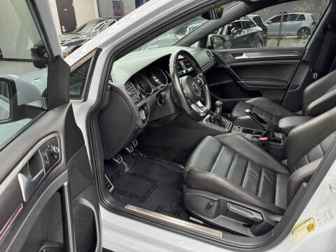 2020 Volkswagen Golf GTI SE