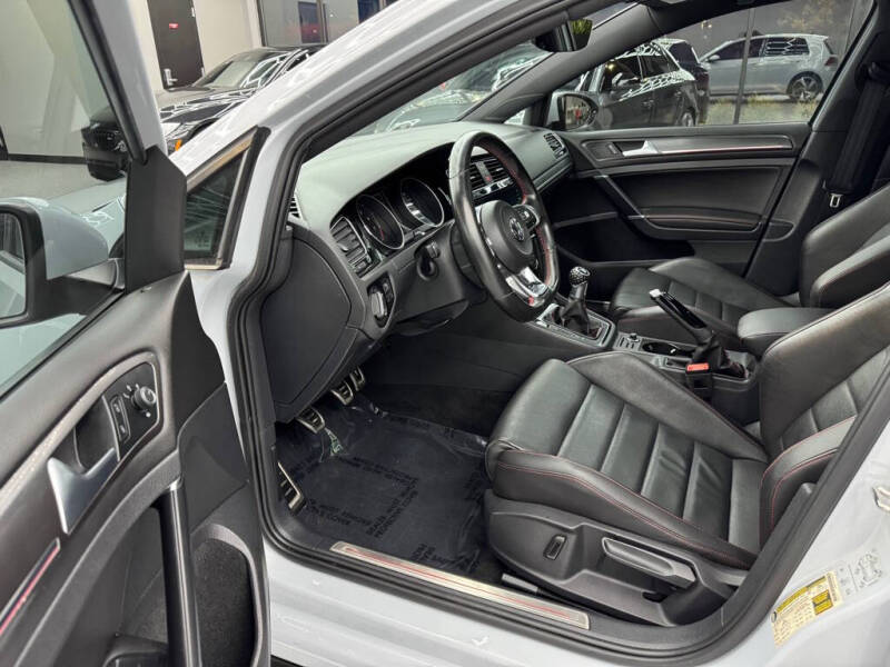 2020 Volkswagen Golf GTI SE