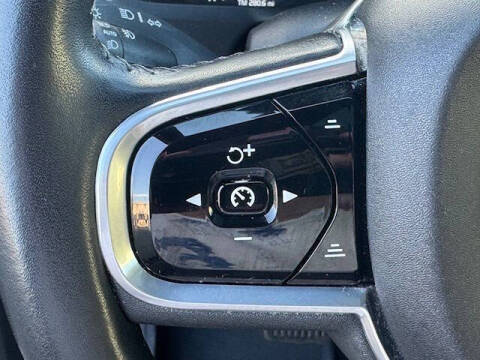 2018 Volvo XC90 T6 Momentum