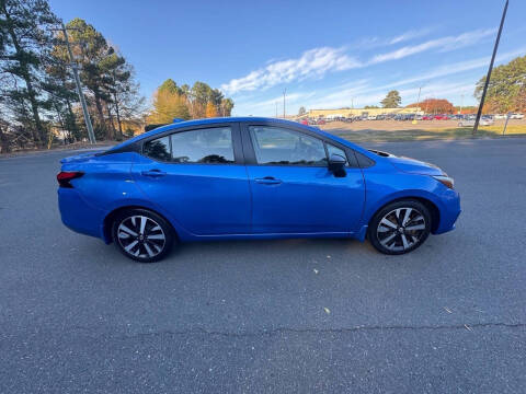 2022 Nissan Versa SR