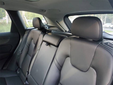 2025 Volvo XC60 B5 Plus Dark Theme