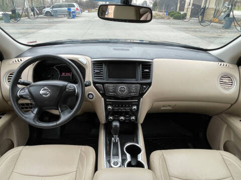 2017 Nissan Pathfinder SV