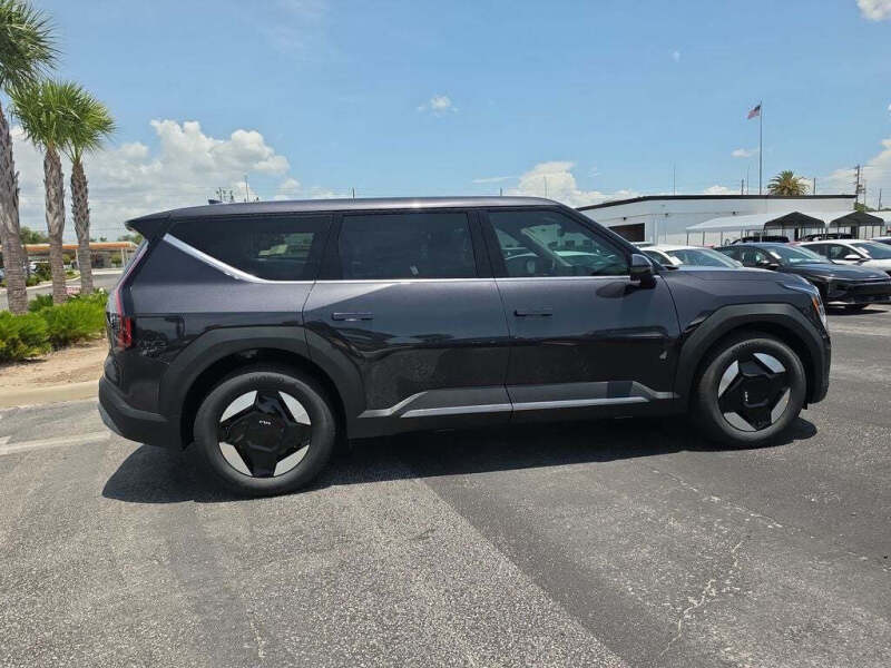 2026 Kia EV9 Light Long Range