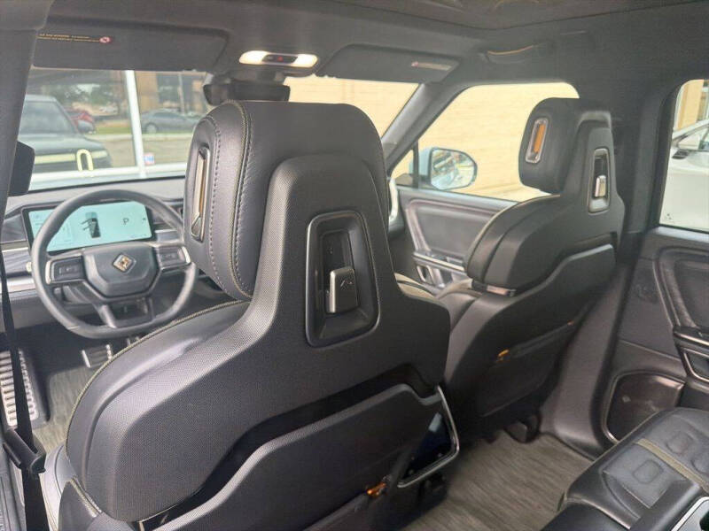2024 Rivian R1S