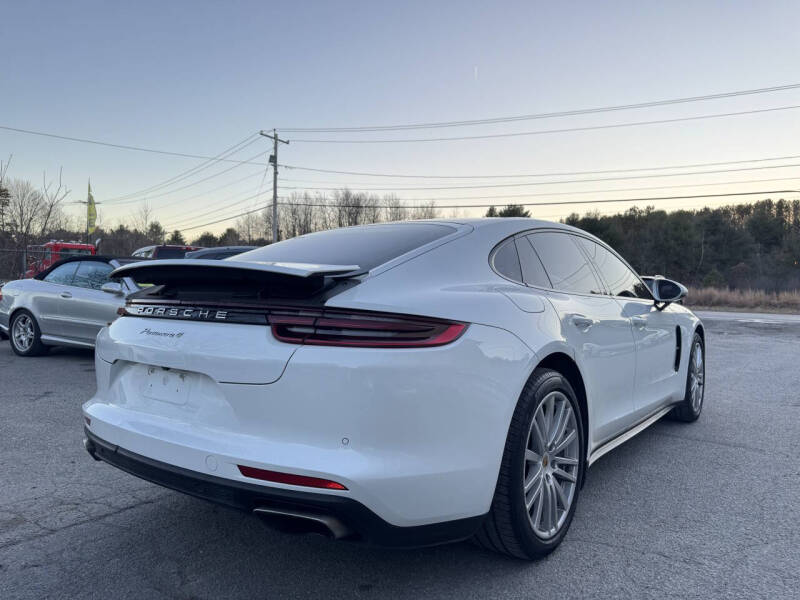 2017 Porsche Panamera 4