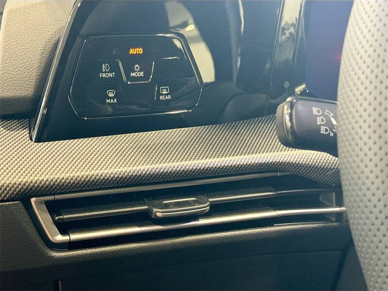 2025 Volkswagen Golf GTI SE