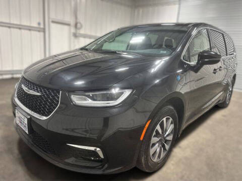 2024 Chrysler Pacifica Plug-In Hybrid Select