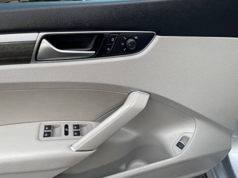 2016 Volkswagen Passat 1.8T SE