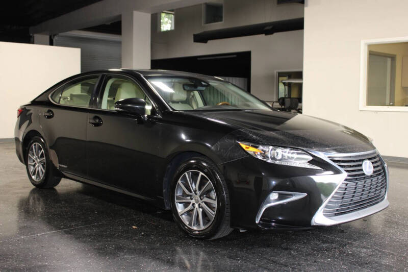 2016 Lexus ES 300h