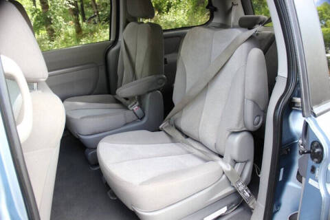 2012 Kia Sedona LX