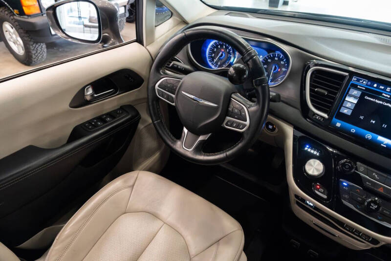 2021 Chrysler Pacifica Touring L