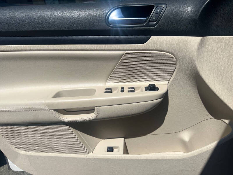 2010 Volkswagen Jetta SportWagen TDI