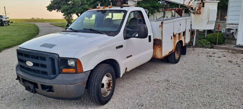 2006 Ford F-350 Super Duty Chassis Cab null photo 2