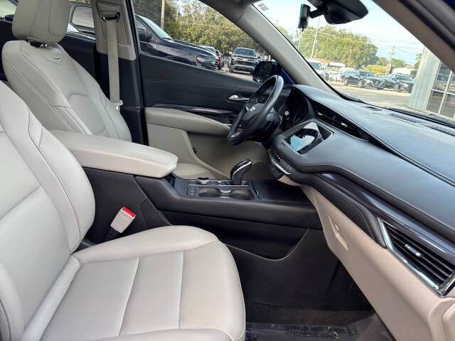 2023 Cadillac XT4 Luxury