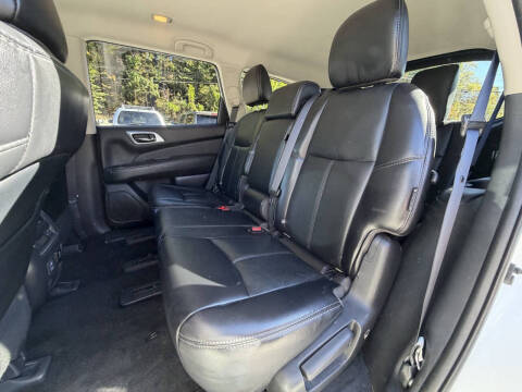 2018 Nissan Pathfinder SL