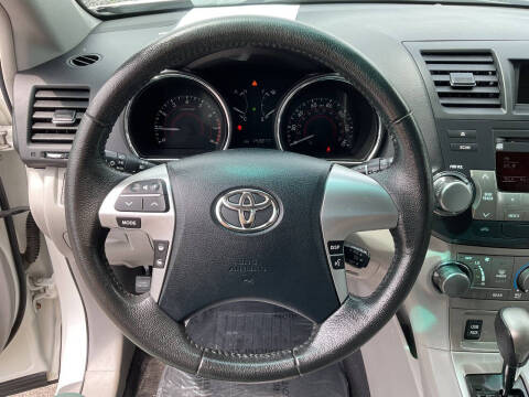 2012 Toyota Highlander SE
