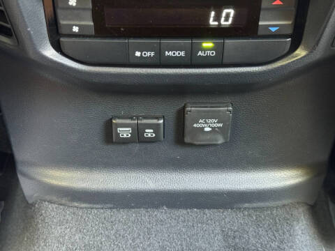 2023 Toyota Sequoia SR5