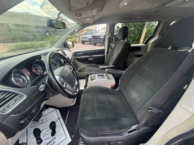 2012 Chrysler Town and Country Touring