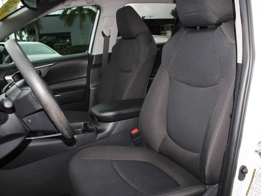 2021 TOYOTA RAV4 SUV / Crossover - $25,495