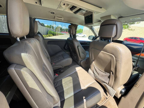 2013 Chrysler Town and Country Touring
