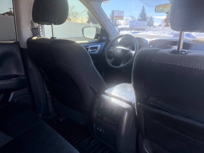 2019 Nissan Pathfinder SV