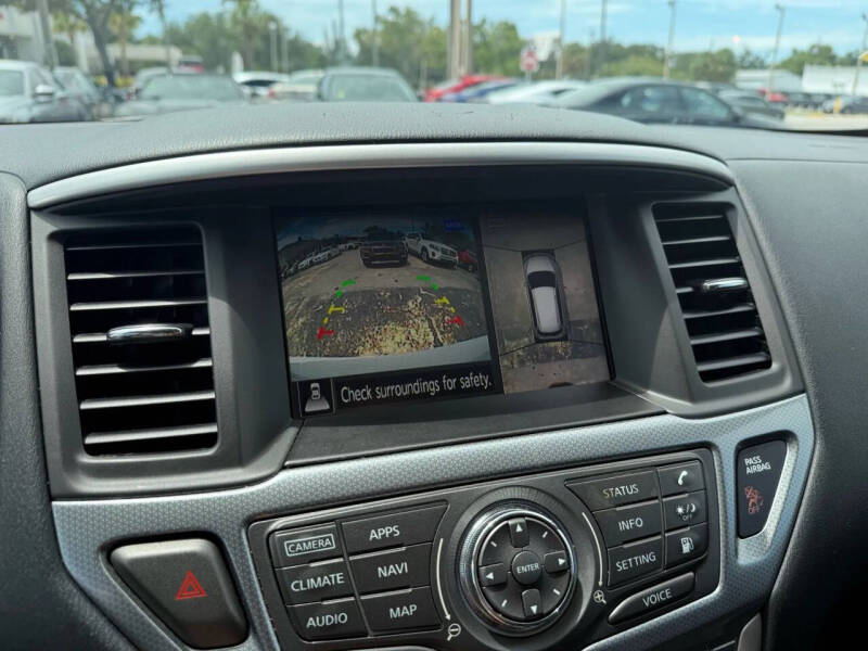 2020 Nissan Pathfinder SL