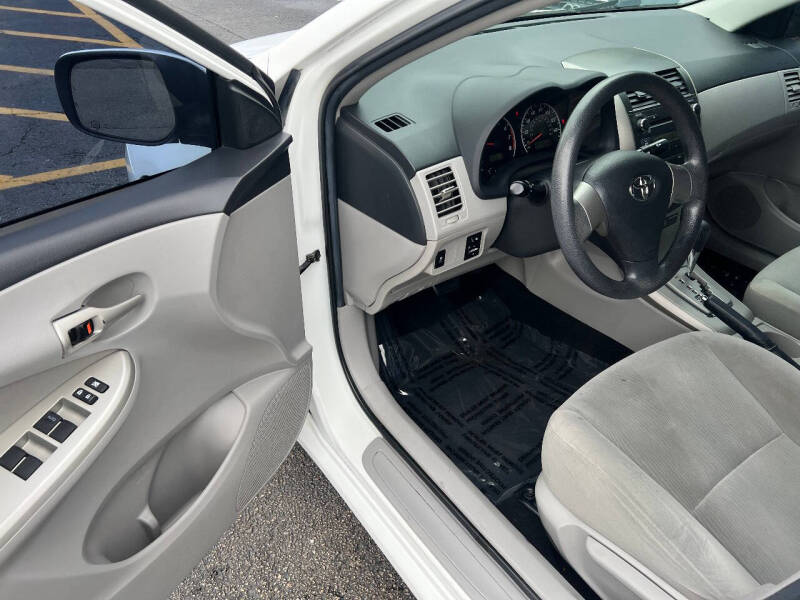 2011 Toyota Corolla LE