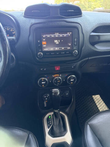 2017 Jeep Renegade Deserthawk