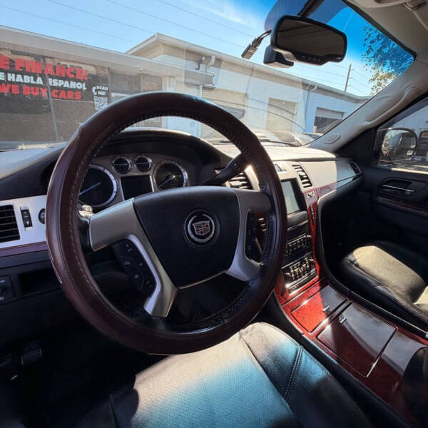 2013 Cadillac Escalade Luxury