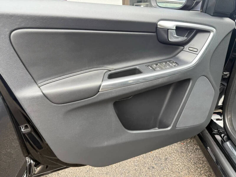 2016 Volvo XC60 T5 Platinum