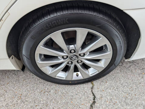 2017 Toyota Camry Hybrid XLE