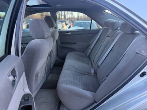 2005 Toyota Camry LE