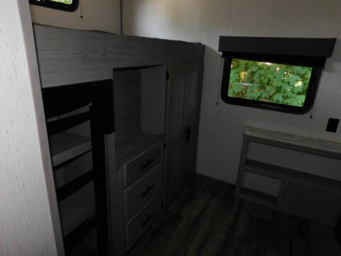 2023 Coleman Lantern 337 BH