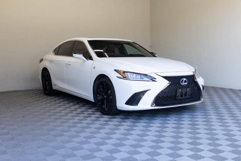 2022 Lexus ES 300h F SPORT