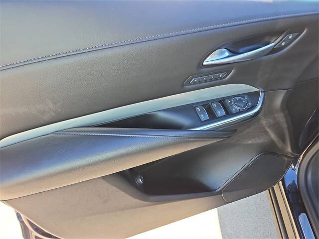 2023 Cadillac XT4 Premium Luxury