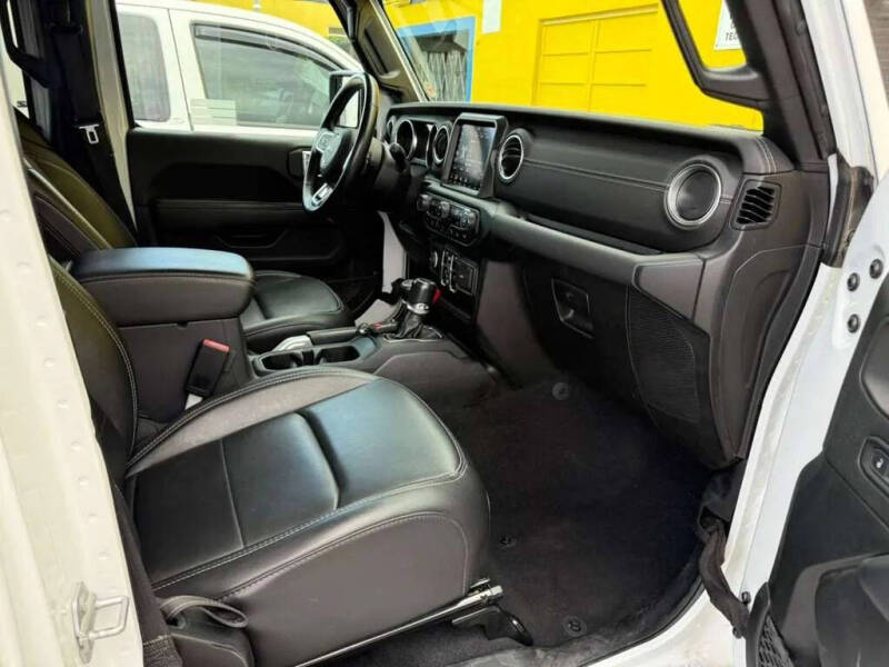 2021 Jeep Gladiator Overland