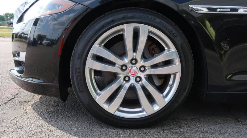 2016 Jaguar XJ R-Sport