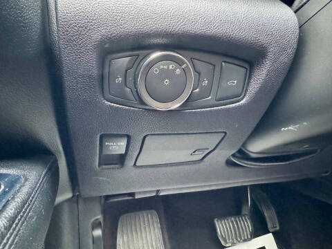 2017 Lincoln Continental Premiere