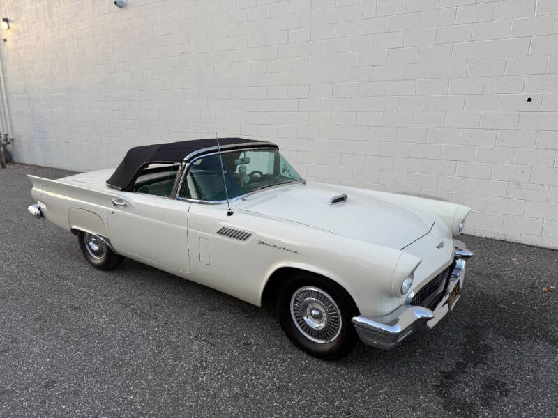 1957 Ford Thunderbird