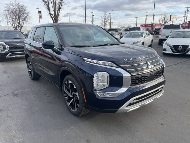 2024 Mitsubishi Outlander for sale at Axio Auto Boise in Boise, ID