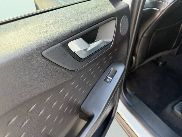 2020 Ford Escape Hybrid Titanium