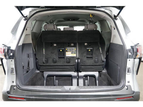 2021 Toyota Sienna LE 8-Passenger