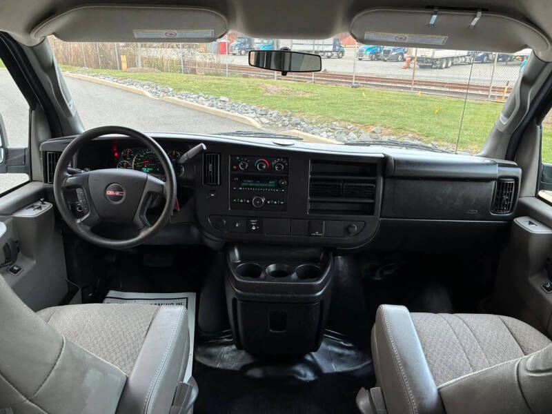 2016 GMC Savana 2500