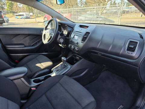 2016 Kia Forte5 LX