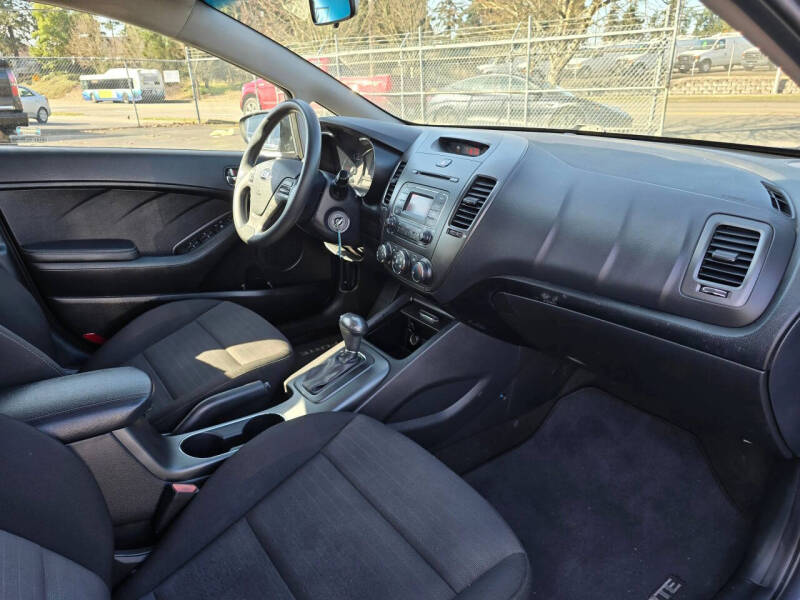 2016 Kia Forte5 LX