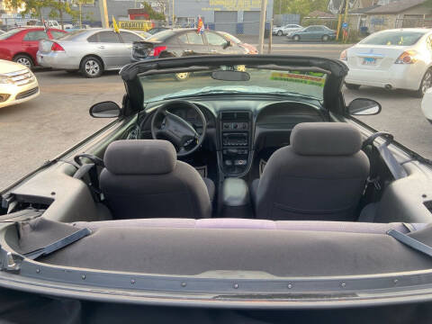 2004 Ford Mustang Deluxe