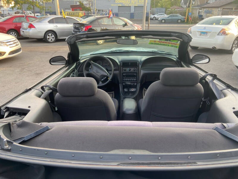 2004 Ford Mustang Deluxe