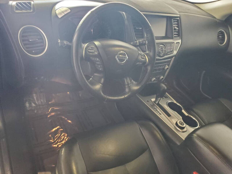 2020 Nissan Pathfinder SL